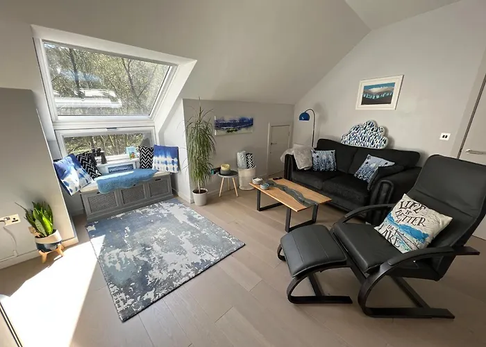River Vista Retreat - Luxury Duplex Apt - Views - Parking - Cycle Storage - Spa Access Option