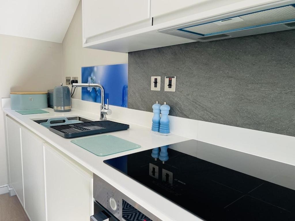Apartment River Vista Retreat - Luxury Duplex - Views - Parking - Cycle Storage - Access Option *
