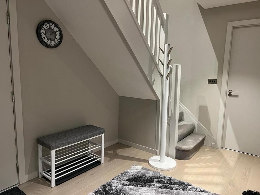 River Vista Retreat - Luxury Duplex - Views - Parking - Cycle Storage - Access Option Apartment