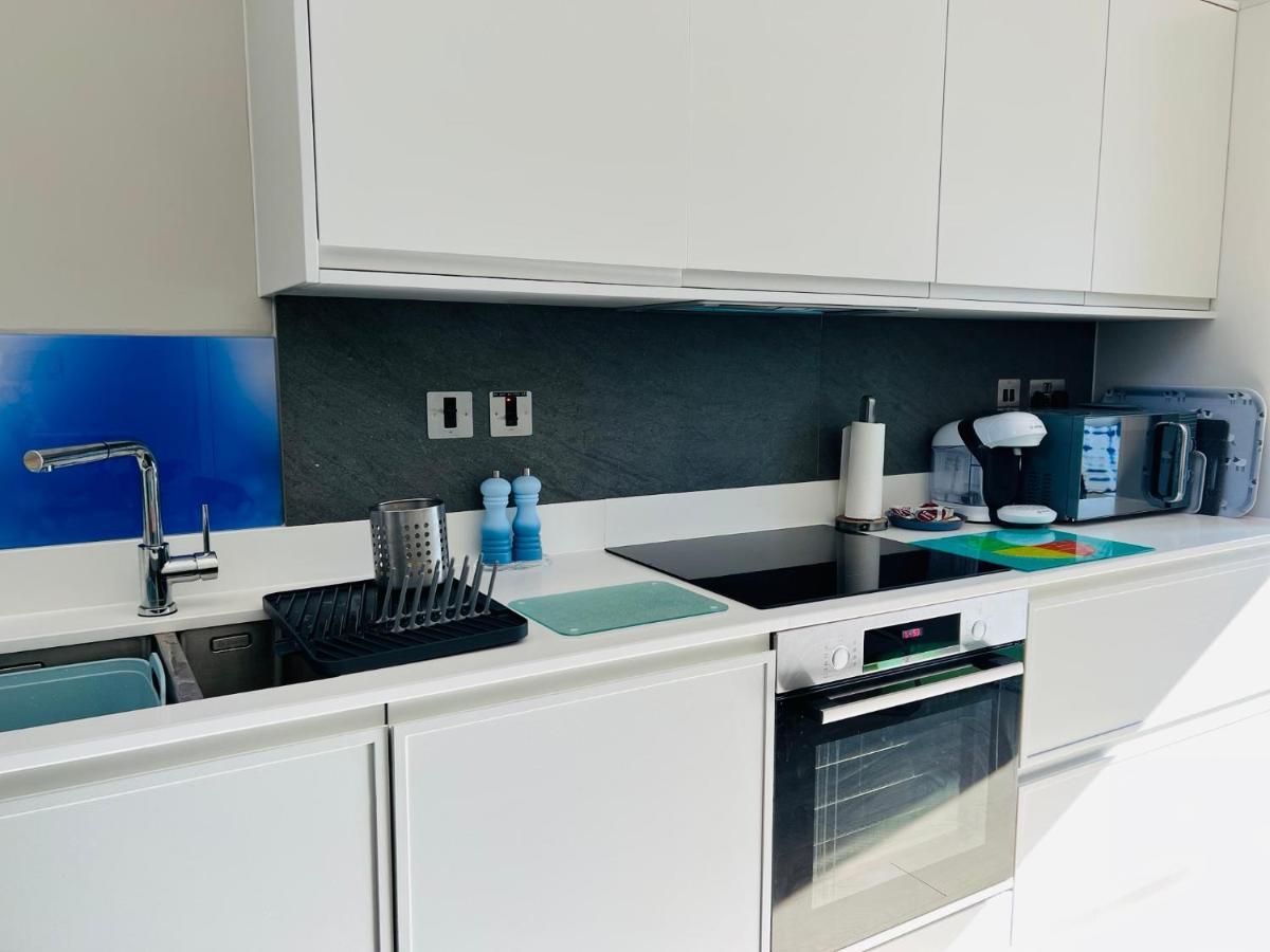 Apartment River Vista Retreat - Luxury Duplex - Views - Parking - Cycle Storage - Access Option *